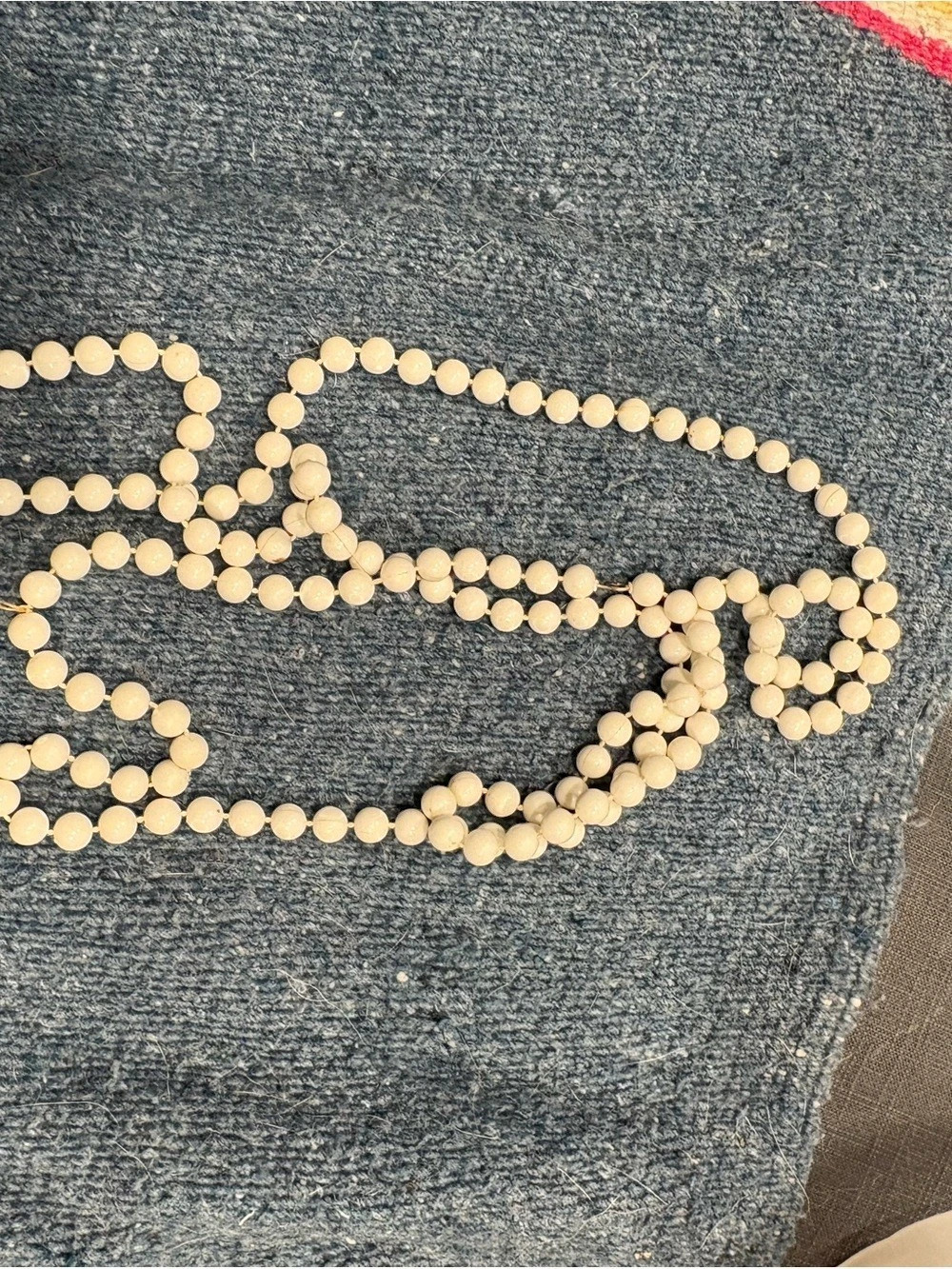 White Beaded Chain Necklace Like New